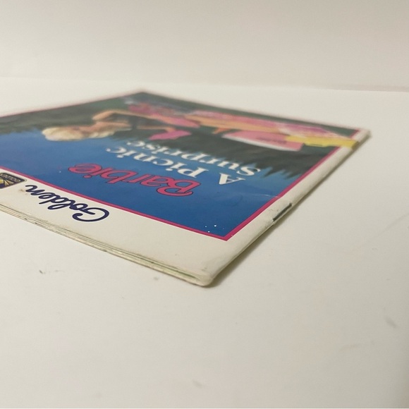 Vintage Barbie A Picnic Surprise Book - Picture 5 of 13